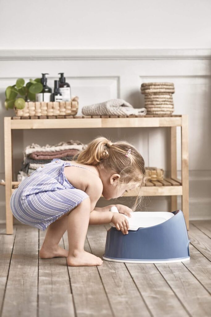BabyBjorn Smart Potty bērnu podiņš krāsa Deep Blue