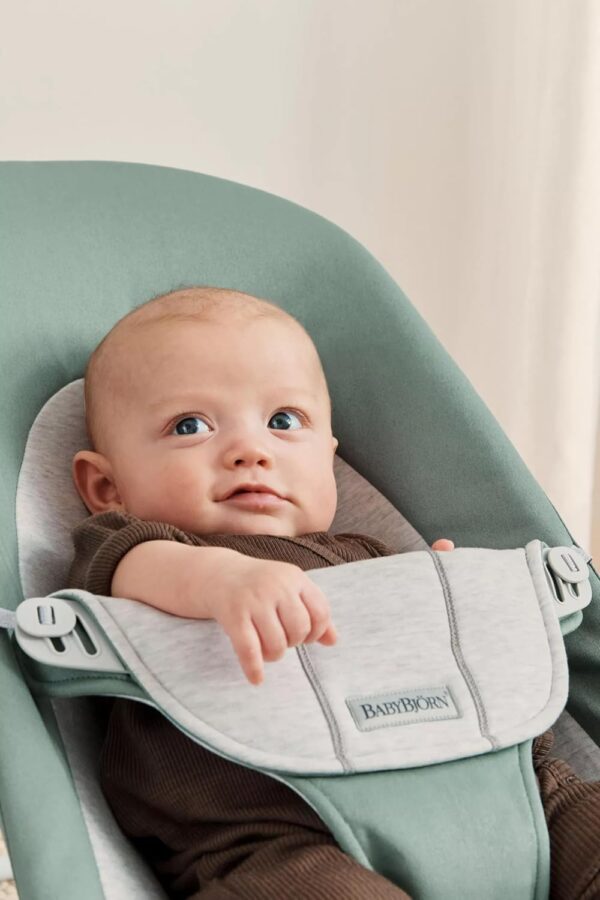 Autokreslini.lv | Babysitter Balance Soft šūpuļkrēsls mazuļiem krāsa Light Sage/Grey, Woven Jersey bilde #3