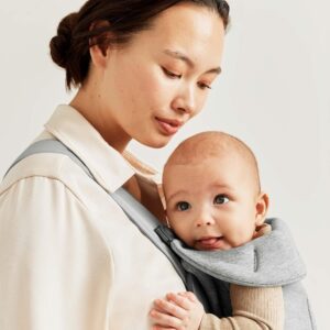 BabyBjorn MINI ergosoma mazuļiem 0-12mēn. krāsa Light Grey 3D Jersey