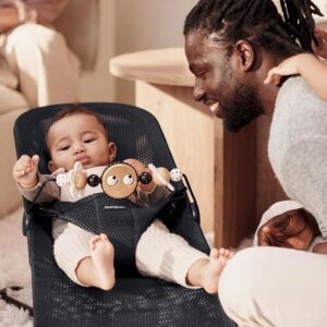 BabyBjorn Wooden Toy For Bouncer koka rotaļlieta šūpuļkrēsliņam Googly Eyes Black&White