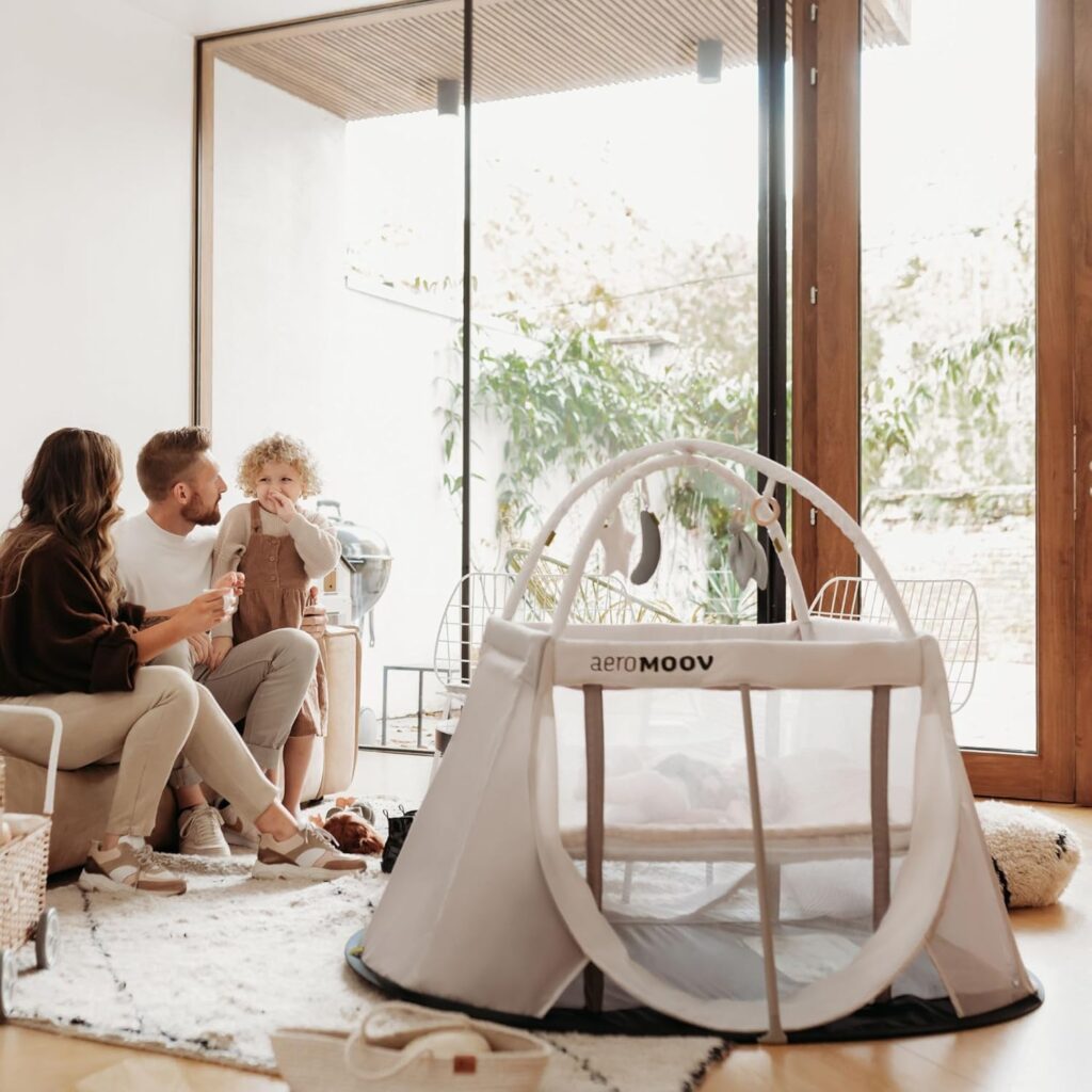 AeroMoov Travel Cot ceļojumu gultiņa