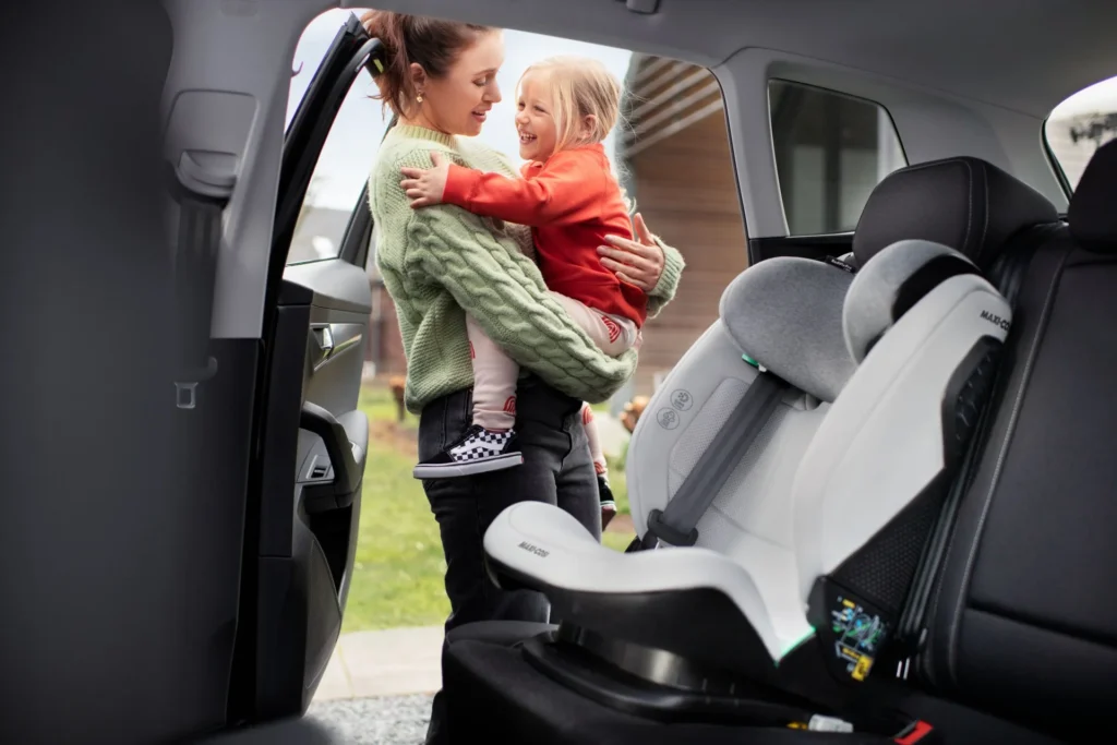 Maxi Cosi RodiFix Pro 2 I-Size autokresliņš bērniem 100-150cm krāsa Authentic Grey