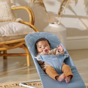 BabyBjorn BLISS šūpuļkrēsls mazuļiem 0-13kg krāsa BLUE, COTTON Petal Quilt