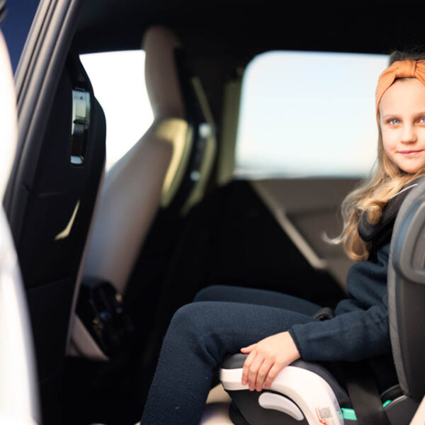Autokreslini.lv | Izi Flex Fix 2 autokrēsliņš 100-150cm krāsa Fresh Black Cab bilde #7