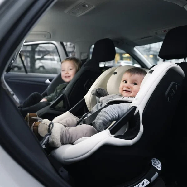 Axkid SpinKid 2 rotējošs atpakaļskata autokrēsliņš bērniem 40-105cm