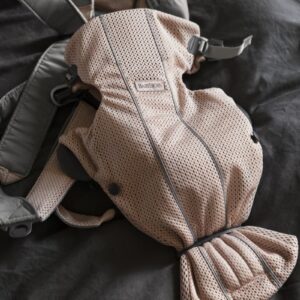 BabyBjorn MINI ergosoma mazuļiem 0-12mēn. krāsa Pearly Pink 3D Mesh
