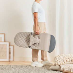 BabyBjorn BLISS šūpuļkrēsls mazuļiem 0-13kg krāsa Sand Grey, COTTON Classic Quilt