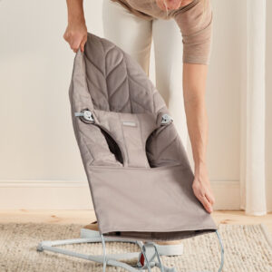 BabyBjorn Bouncer BLISS sēžamās daļas pārvalks krāsa Sand Grey, Woven Petal quilt