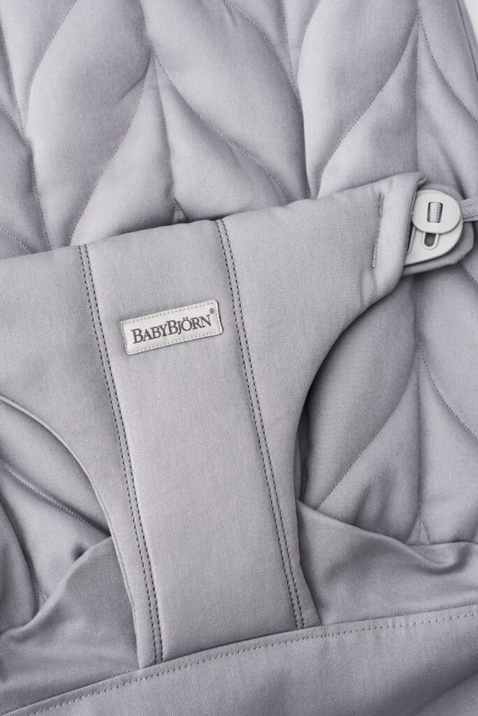 BabyBjorn Bouncer BLISS sēžamās daļas pārvalks krāsa Light Grey, Wowen Petal quilt