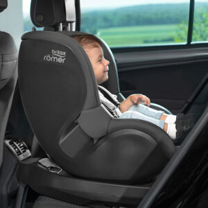 Britax Romer Dualfix M Plus autokrēsliņš bērniem 61-105cm