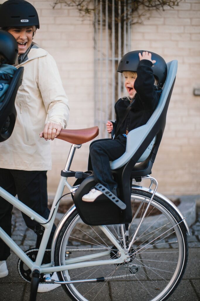 Thule Yepp 2 Maxi velo krēsls ar bagažnieka stiprinājumu