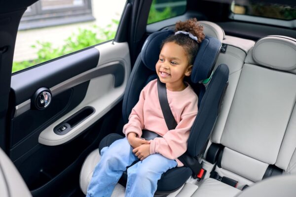 Maxi Cosi RodiFix Pro 2 I-Size autokresliņš bērniem 100-150cm