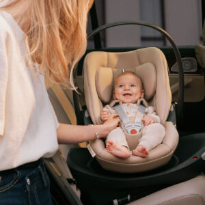 Cybex Cloud G3 I-Size autokrēsliņš mazuļiem 40-87cm krāsa Almond Beige