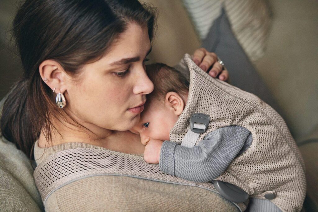 BabyBjorn MINI ergosoma mazuļiem 0-12mēn. krāsa Grey Beige 3D