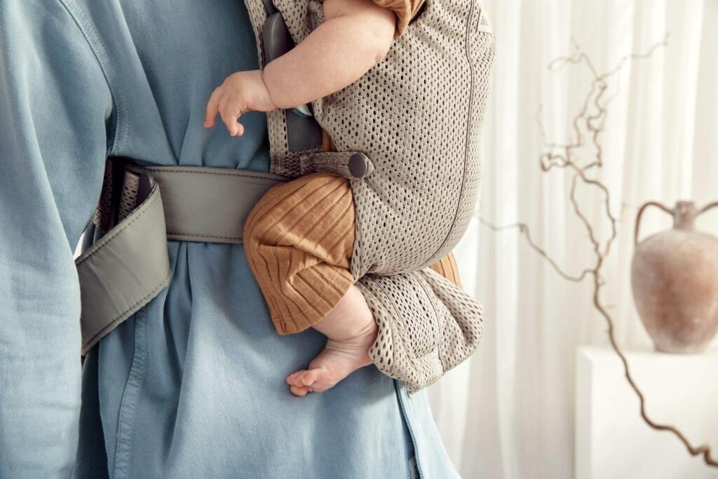 BabyBjorn MINI ergosoma mazuļiem 0-12mēn. krāsa Grey Beige 3D