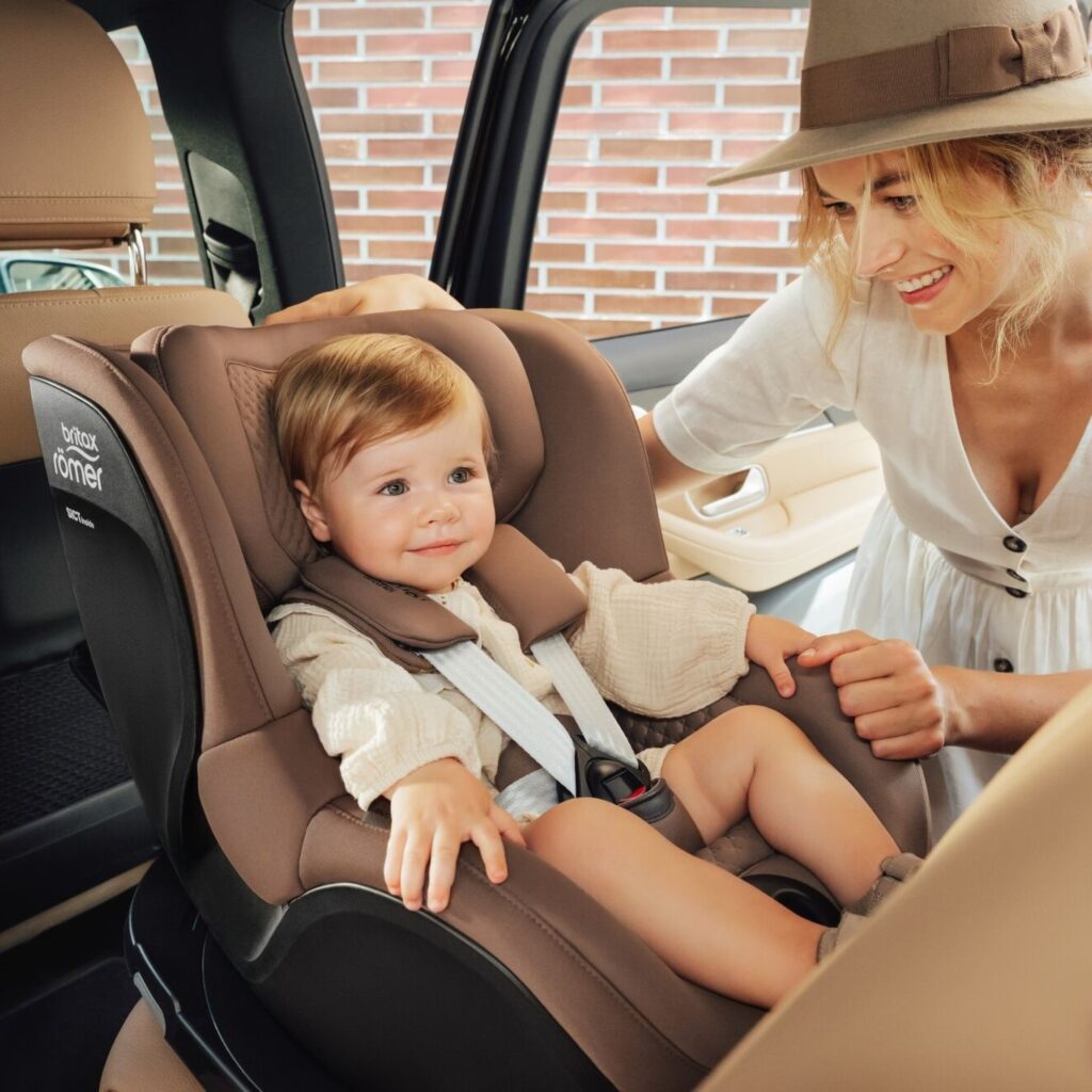 Britax Romer DualFix 5Z sēžamā daļa 61-105cm krāsa Warm Caramel/LUX