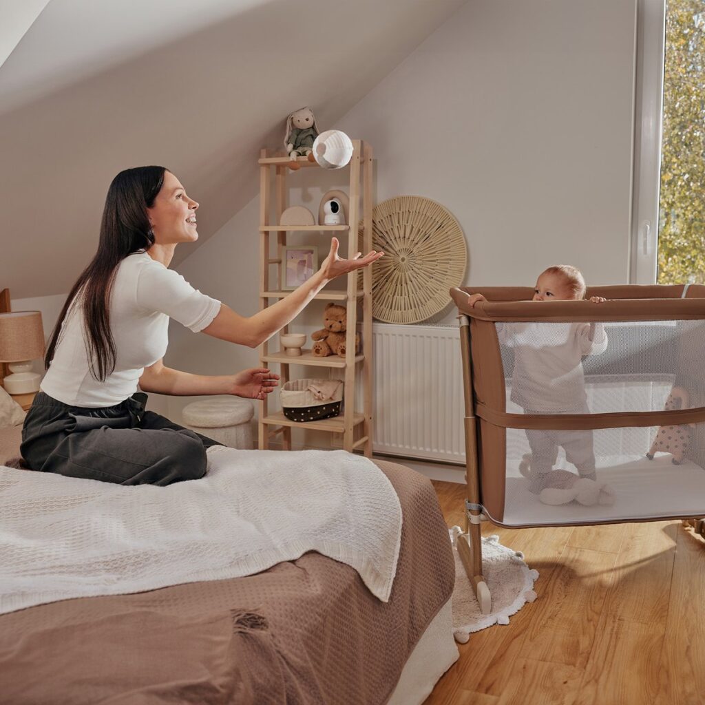 Lionelo THOMI PLUS ceļojumu gulta krāsa BEIGE CARMEL
