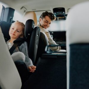 Lionelo Brave I-Size autokrēsliņš bērniem 40-150cm krāsa Black Carbon