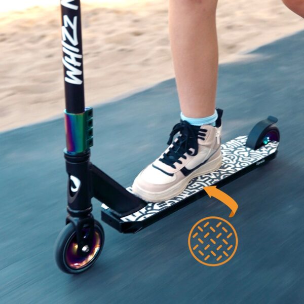 Autokreslini.lv | WHIZZ skrejritenis krāsa NEO BLACK CARBON MULTICOLOR bilde #33