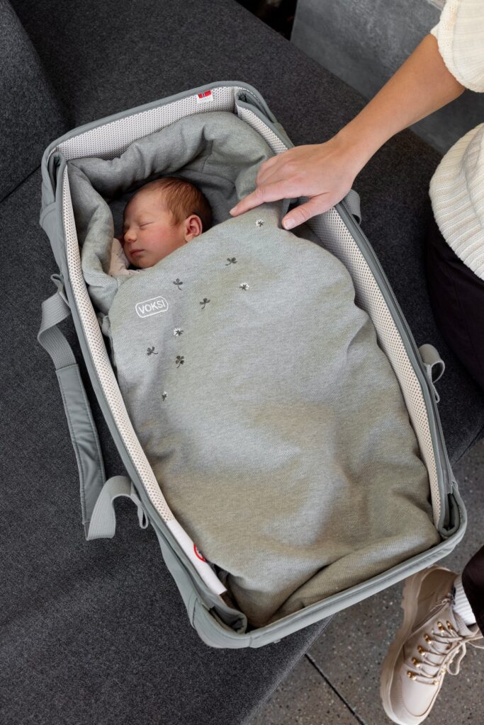Voksi Wool Wrap mazuļu ietinamā vilnas sedziņa krāsa Meadow Green