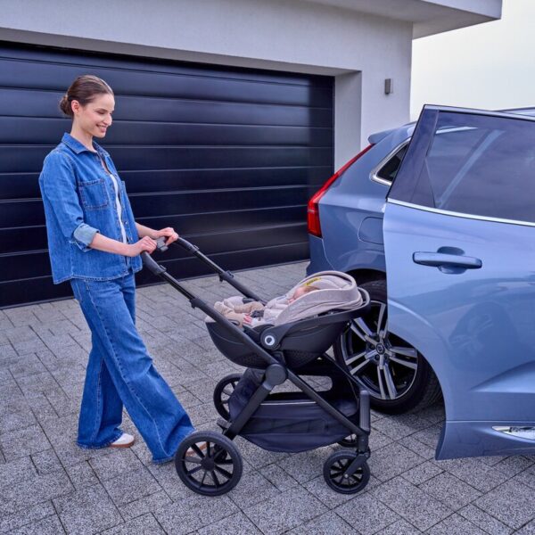 Autokreslini.lv | Moxie i-Size autokrēsliņš 40-87cm krāsa Black Carbon + rotējoša Isofix bāze bilde #41