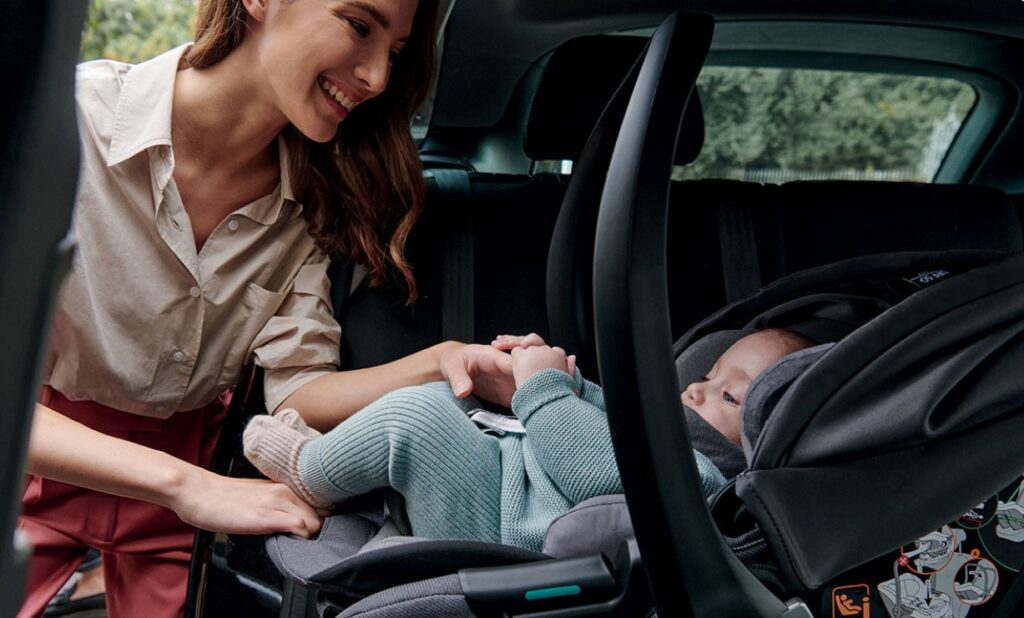 Inglesina Darwin Infant 40-75cm Recline autokrēsliņš mazuļiem ar regulējamu slīpumu