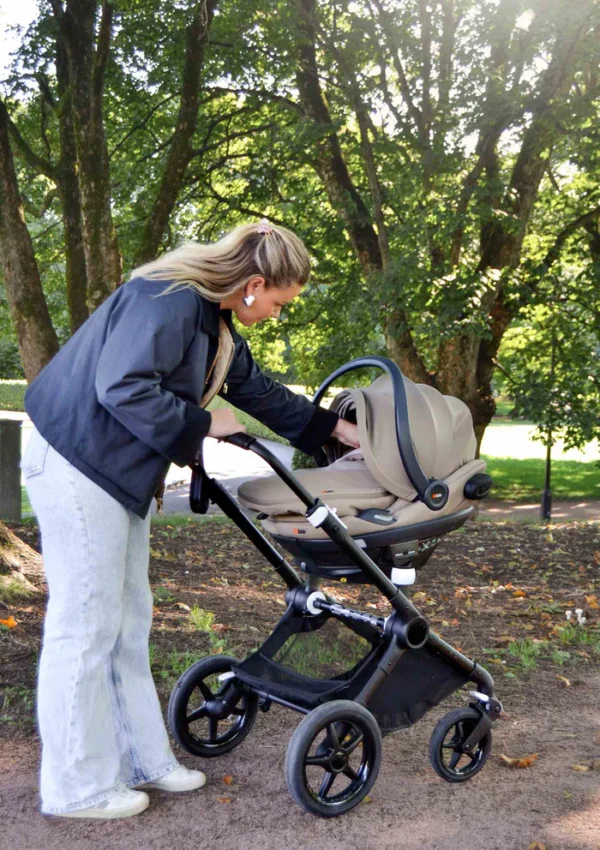 Autokreslini.lv | GO Beyond 2 mazuļu autokrēsliņš 40-87cm krāsa Anthracite Mesh + Beyond Isofix bāze bilde #41