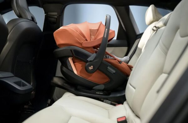 Autokreslini.lv | Coral Slide Pro autokrēsliņš mazuļiem 45-87cm krāsa Black Onyx +FamilyFix Slide Pro Isofix bāze bilde #31