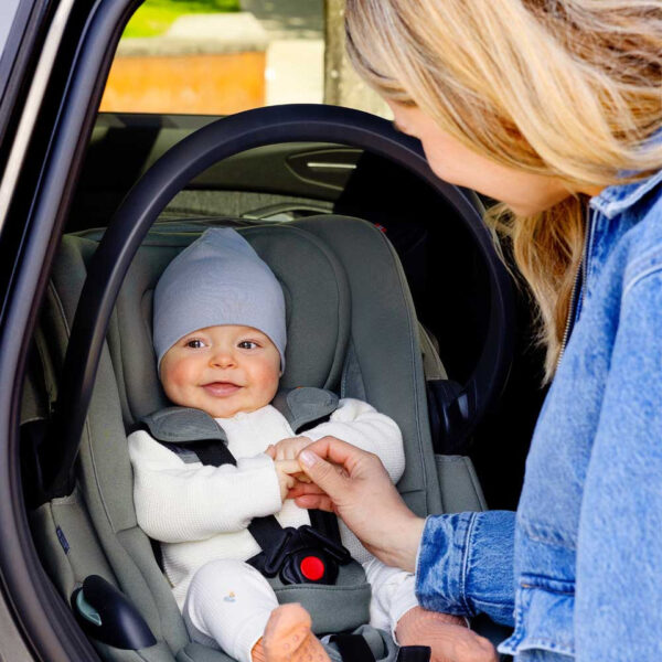 Autokreslini.lv | GO Beyond 2 mazuļu autokrēsliņš 40-87cm krāsa Anthracite Mesh + Beyond Isofix bāze bilde #31