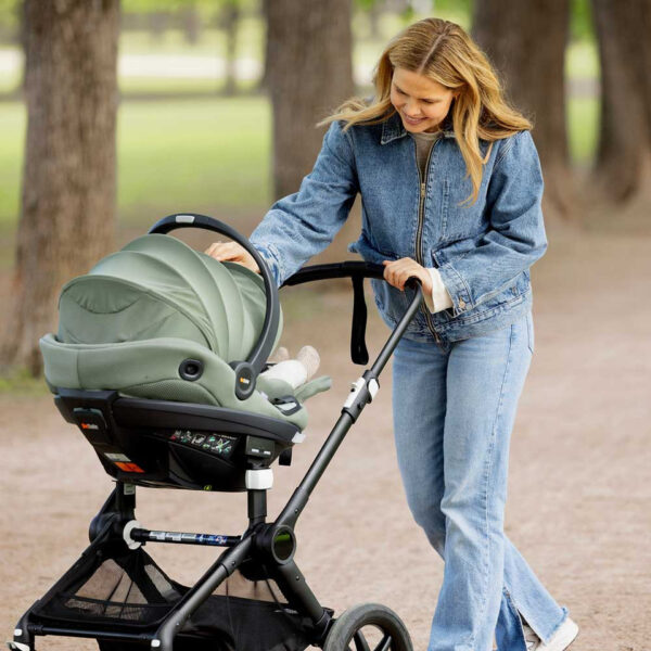 Autokreslini.lv | GO Beyond 2 mazuļu autokrēsliņš 40-87cm krāsa Anthracite Mesh + Beyond Isofix bāze bilde #35