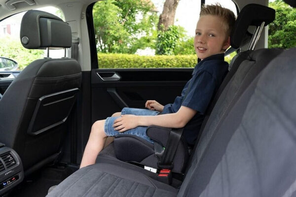 Osann Junior Isofix i-Size auto paliktnis ar jostu Gurtfix bērniem 126-150cm krāsa Universe Grey