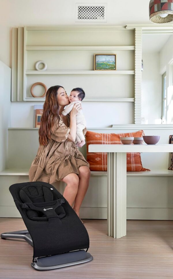 ERGOBABY Evolve Knit 3in1 šūpuļkrēsls mazuļiem krāsa Onyx Black