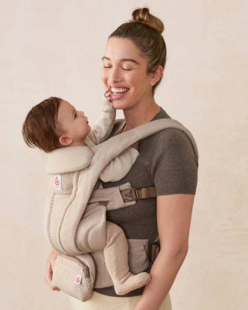 ERGOBABY Omni Deluxe Mesh mazuļu ergosoma/ķengursoma krāsa Natural Beige