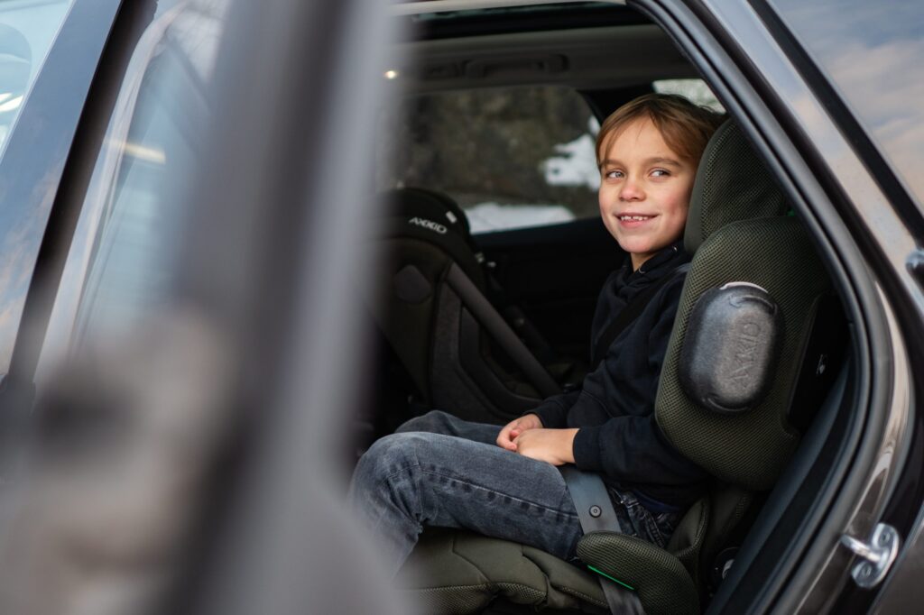 Axkid UP autokrēsliņš bērniem 100-150cm