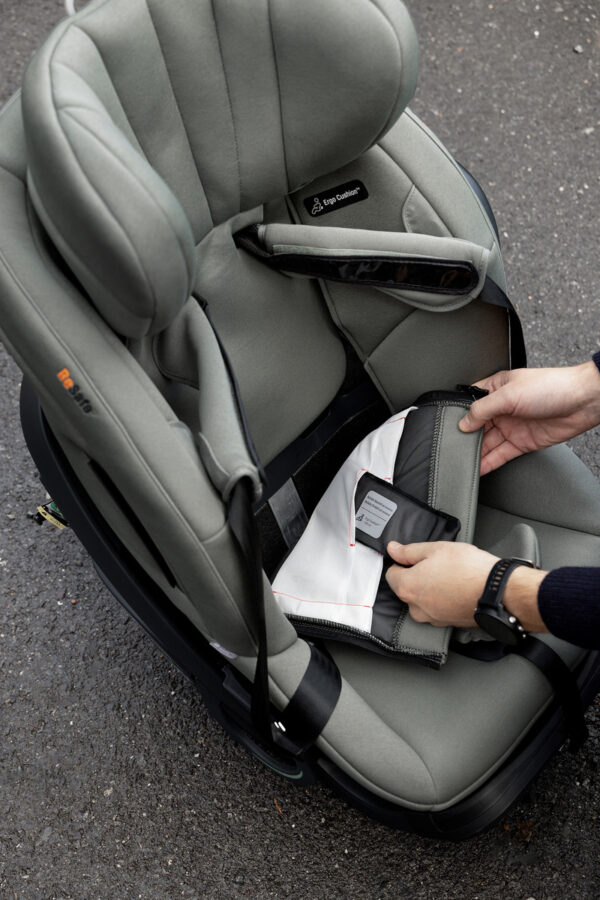 BeSafe Stretch 2 pretskata autokrēsliņš bērniem 61-125cm