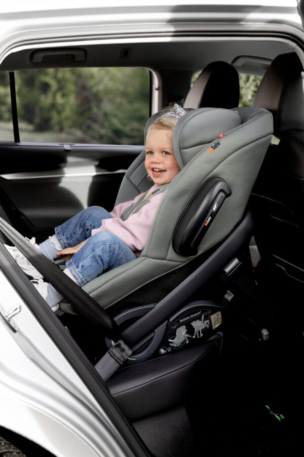 BeSafe Stretch 2 pretskata autokrēsliņš bērniem 61-125cm