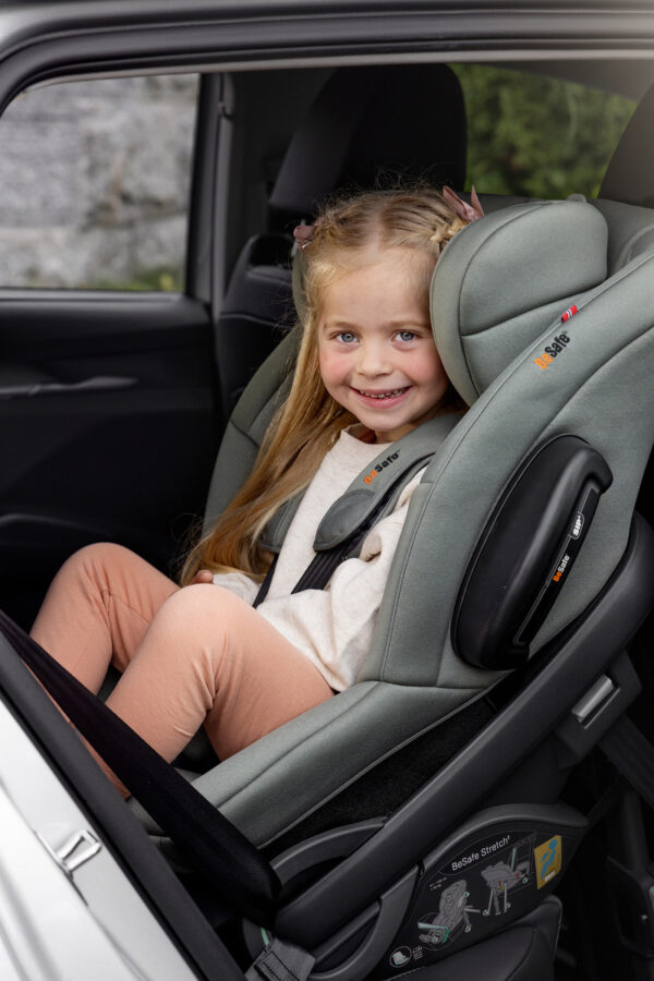 BeSafe Stretch 2 pretskata autokrēsliņš bērniem 61-125cm