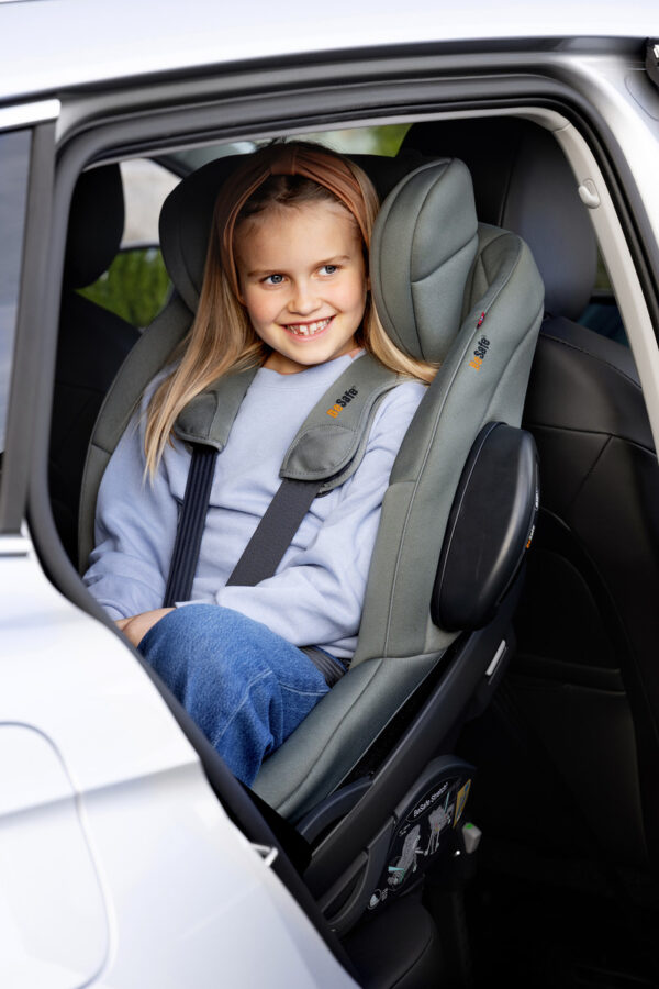 BeSafe Stretch 2 pretskata autokrēsliņš bērniem 61-125cm