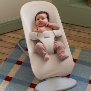 BabyBjorn BEGIN šūpuļkrēsls mazuļiem 0-9kg krāsa Airy Soft Mesh Cream