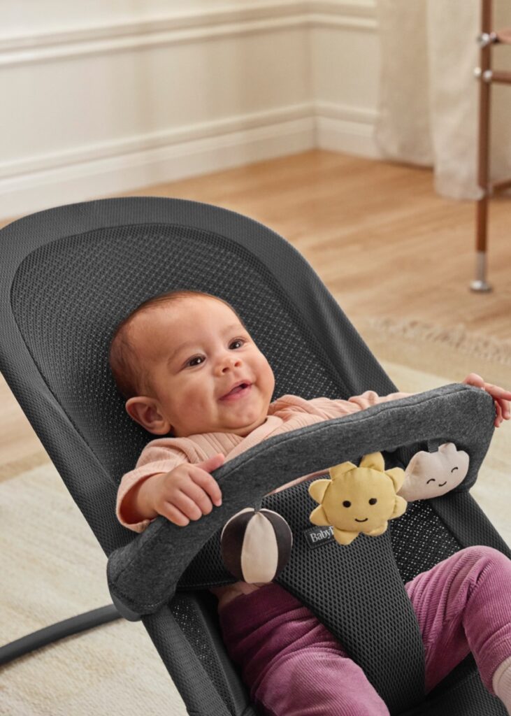 BabyBjorn Toy for Bouncer mīkstā rotaļlieta šūpuļkrēslam krāsa Sunny Friends