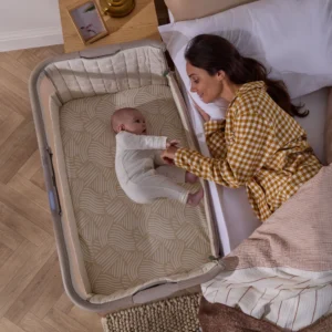 Tutti Bambini CoZee SENSE mazuļu gultiņa ar vadības paneli