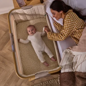 Tutti Bambini CoZee SENSE mazuļu gultiņa ar vadības paneli krāsa Toasted Oak-Sand