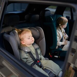Kinderkraft Fix2Go I-Size salokāms autokrēsliņš bērniem 76-150cm krāsa Black