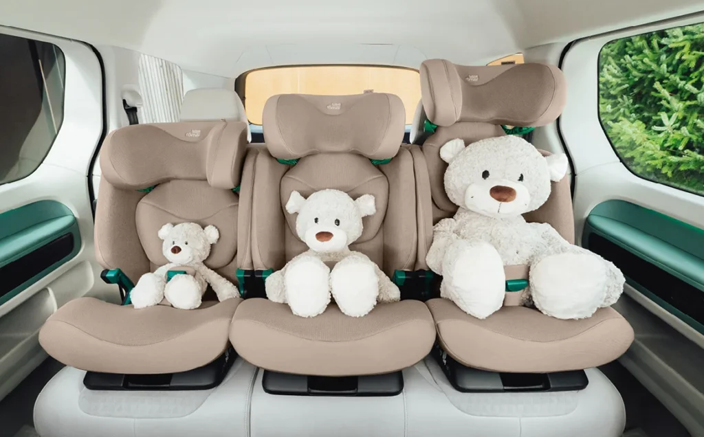 Britax Romer SAFEFIX autokrēsliņš bērniem 100-150cm