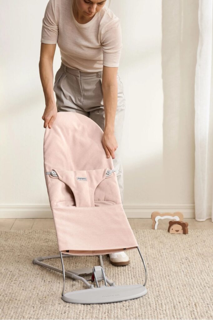 BabyBjorn BLISS šūpuļkrēsls mazuļiem 0-13kg krāsa Light Pink Melange Woven