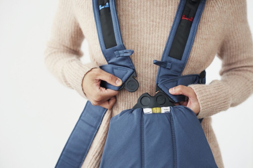 BabyBjorn MINI ergosoma mazuļiem 0-12mēn. krāsa Indigo Blue Woven
