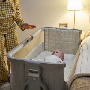 Tutti Bambini CoZee SENSE mazuļu gultiņa ar vadības paneli