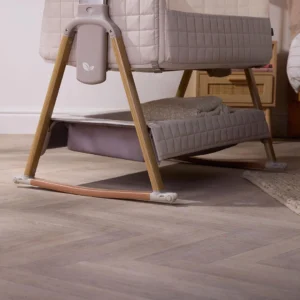 Tutti Bambini CoZee SENSE mazuļu gultiņa ar vadības paneli krāsa Toasted Oak-Sand