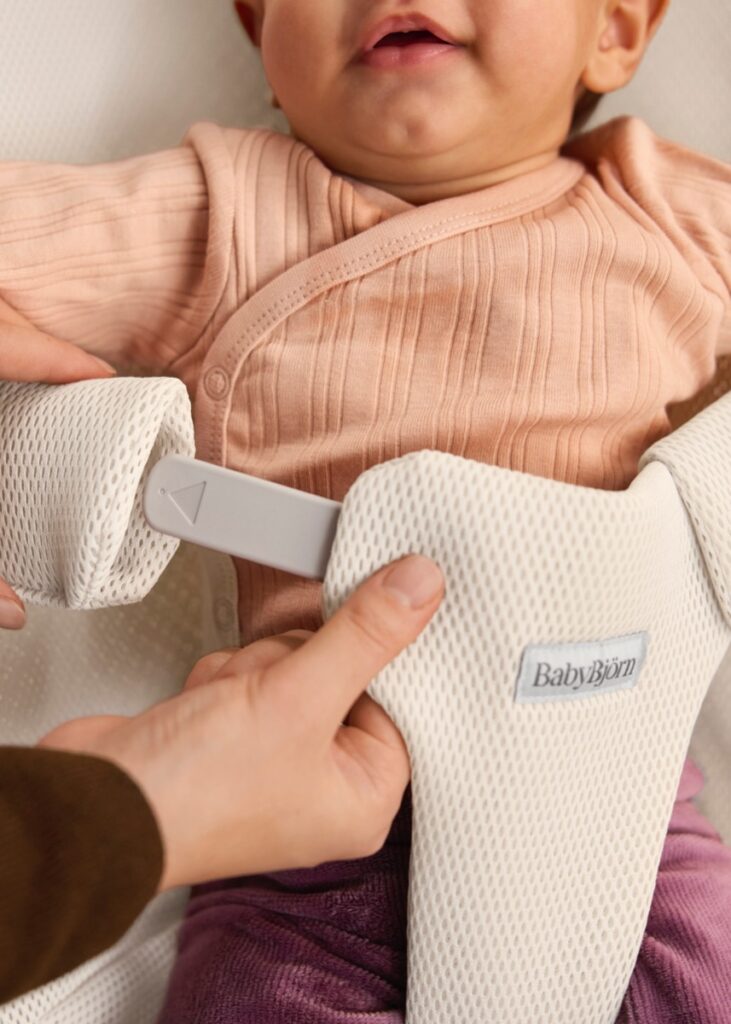 BabyBjorn BEGIN šūpuļkrēsls mazuļiem 0-9kg krāsa Airy Soft Mesh Cream